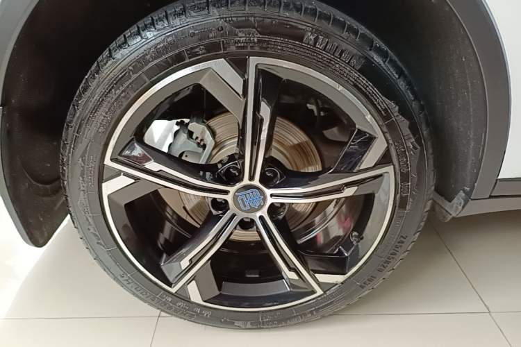 Used BYD Tang New Energy 2021 DM-i 112KM Prestige Model Right Rear Wheel Hub