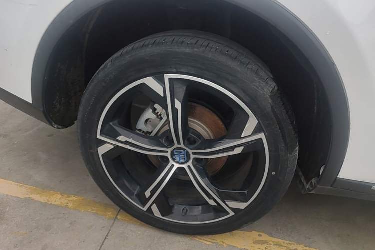 Used BYD Tang New Energy 2021 DM-i 112KM Prestige Model Right Rear Wheel Hub