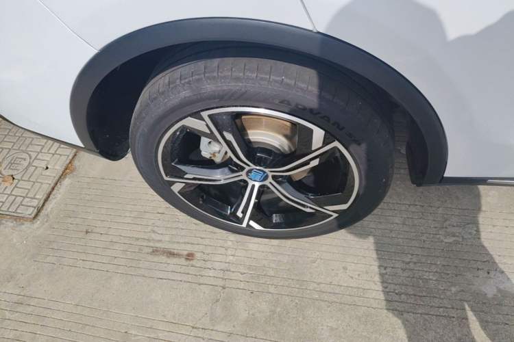 Used BYD Tang New Energy 2021 DM-i 112KM Prestige Model Right Rear Wheel Hub
