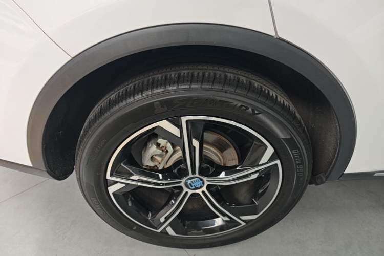 Used BYD Tang New Energy 2021 DM-i 112KM Prestige Model Right Rear Wheel Hub