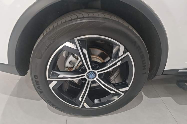 Used BYD Tang New Energy 2021 DM-i 112KM Prestige Model Right Rear Wheel Hub
