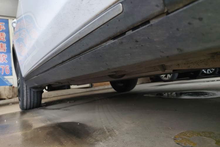 Used BYD Tang New Energy 2021 DM-i 112KM Prestige Model Right Side Sill