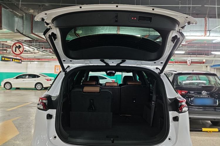 Used BYD Tang New Energy 2021 DM-i 112KM Prestige Model Trunk
