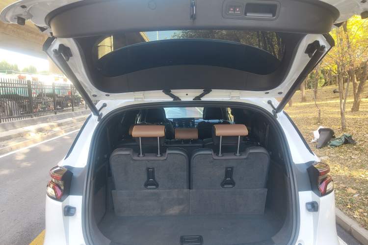 Used BYD Tang New Energy 2021 DM-i 112KM Prestige Model Trunk