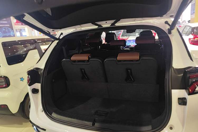Used BYD Tang New Energy 2021 DM-i 112KM Prestige Model Trunk