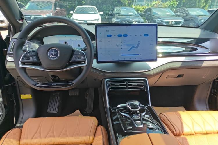 Used BYD Tang New Energy 2022 DM-p 215 km All-Wheel-Drive Deluxe Model Center Console