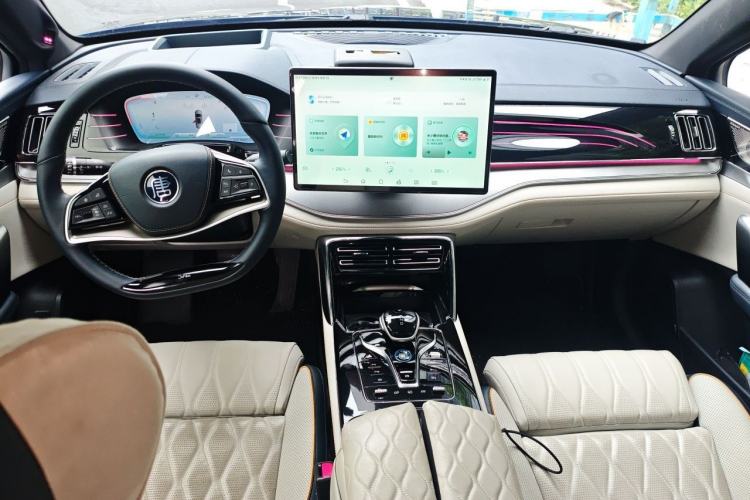 Used BYD Tang New Energy 2022 DM-p 215KM Four-Wheel Drive Flagship Model Center Console