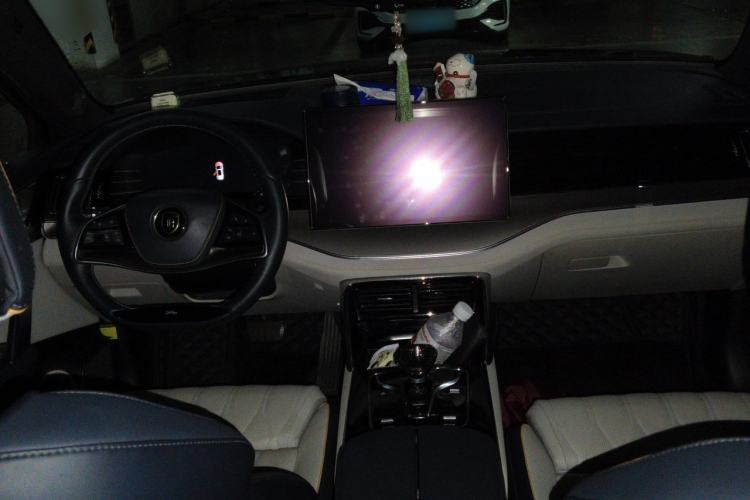 Used BYD Tang New Energy 2022 DM-p 215KM Four-Wheel Drive Flagship Model Center Console
