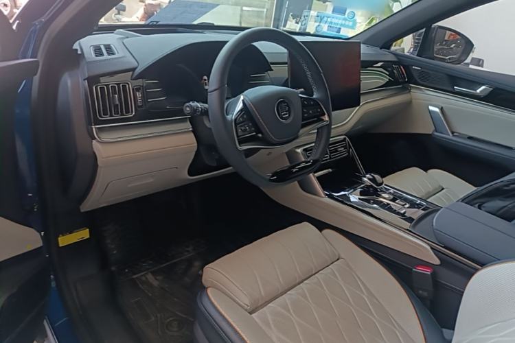 Used BYD Tang New Energy 2022 DM-p 215KM Four-Wheel Drive Flagship Model Center Console