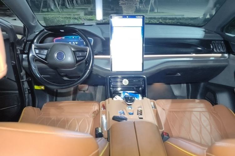 Used BYD Tang New Energy 2022 EV 730KM Luxury Model Center Console