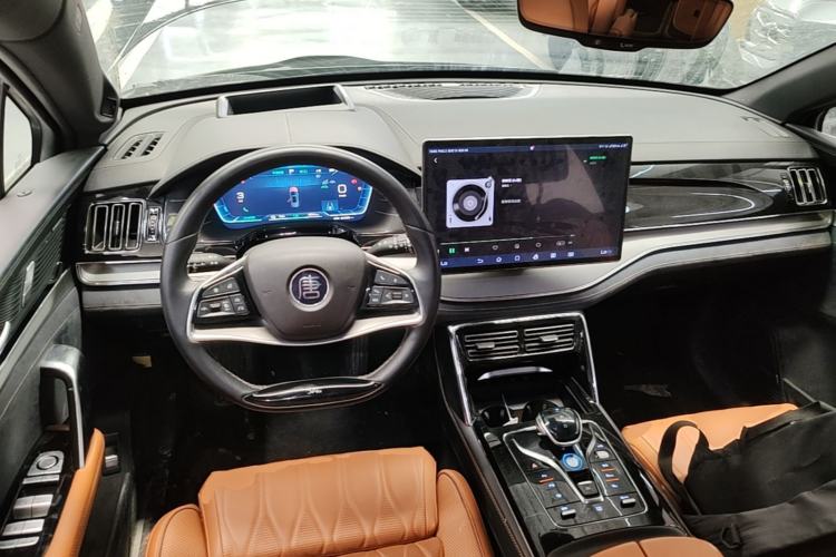 Used BYD Tang New Energy 2022 EV 635 km All-Wheel-Drive Flagship Model Center Console