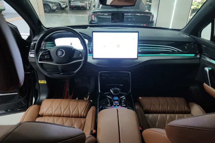 Used BYD Tang New Energy 2022 DM-p 215KM Four-Wheel Drive Flagship Model Center Console