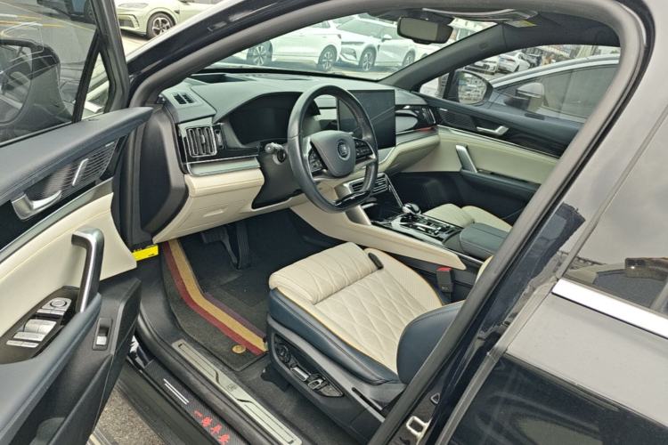 Used BYD Tang New Energy 2022 EV 730KM Luxury Model Driver Seat