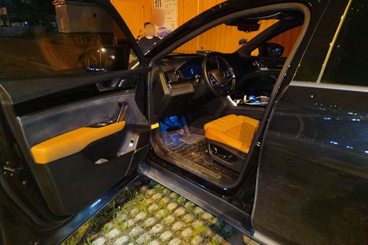 Used BYD Tang New Energy 2022 EV 730KM Luxury Model Driver Seat