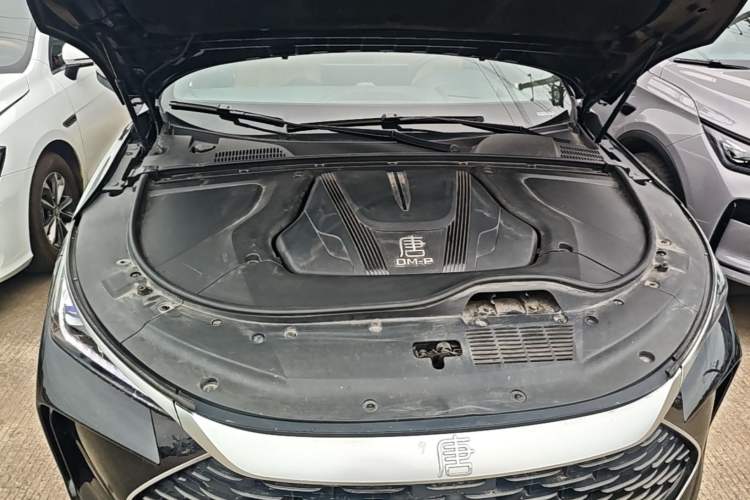 Used BYD Tang New Energy 2022 DM-p 215 km All-Wheel-Drive Deluxe Model Engine Bay
