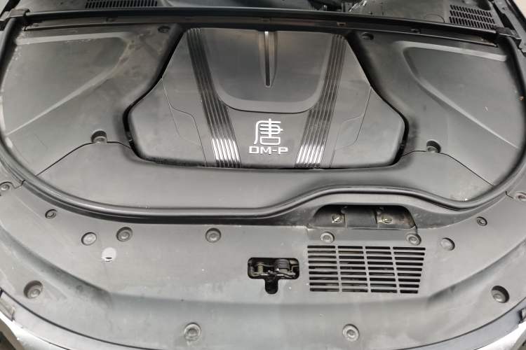 Used BYD Tang New Energy 2022 DM-p 215KM Four-Wheel Drive Flagship Model Engine Bay