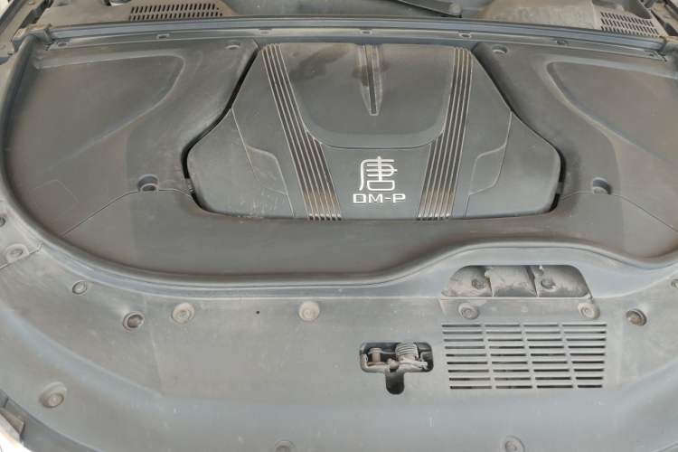 Used BYD Tang New Energy 2022 DM-p 215 km All-Wheel-Drive Deluxe Model Engine Bay