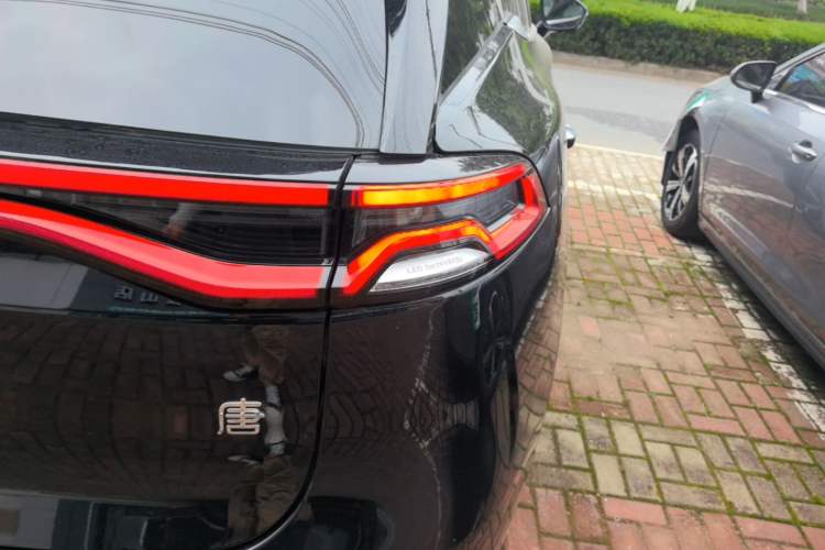 Used BYD Tang New Energy 2022 EV 730KM Luxury Model Exterior 3
