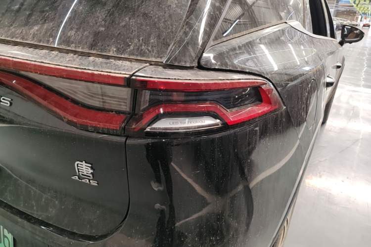 Used BYD Tang New Energy 2022 EV 635 km All-Wheel-Drive Flagship Model Exterior 3