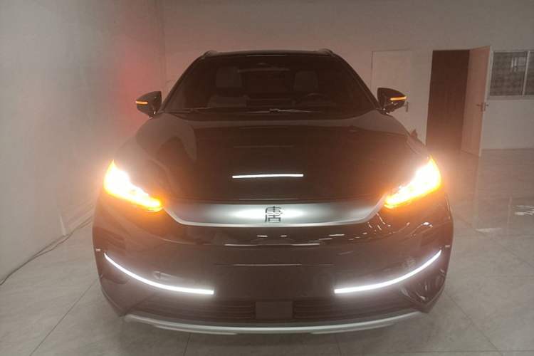 Used BYD Tang New Energy 2022 EV 730KM Luxury Model Front