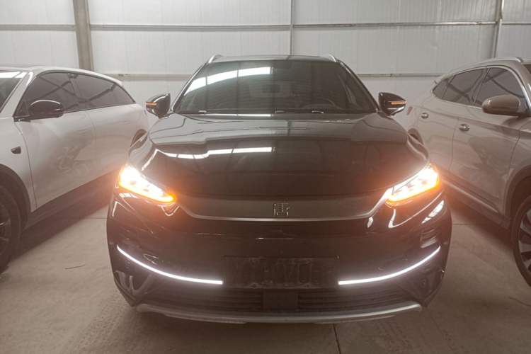 Used BYD Tang New Energy 2022 EV 730KM Luxury Model Front