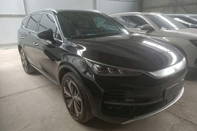 Used BYD Tang New Energy 2022 EV 730KM Luxury Model Front Right 45 Deg