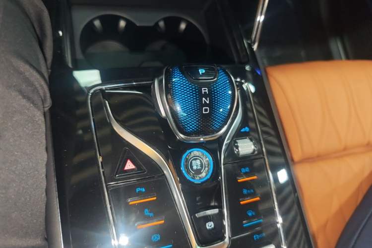 Used BYD Tang New Energy 2022 EV 730KM Luxury Model Gear Lever