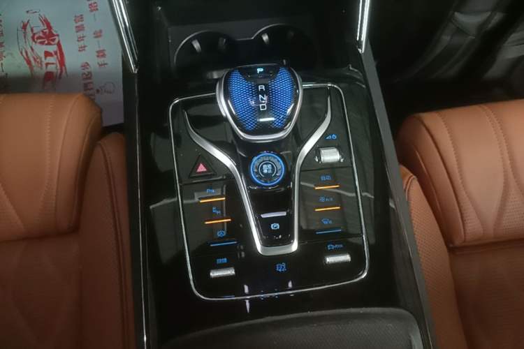 Used BYD Tang New Energy 2022 EV 730KM Luxury Model Gear Lever