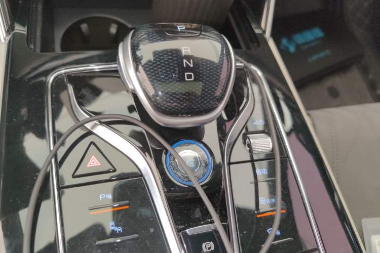 Used BYD Tang New Energy 2022 DM-p 215 km All-Wheel-Drive Deluxe Model Gear Lever