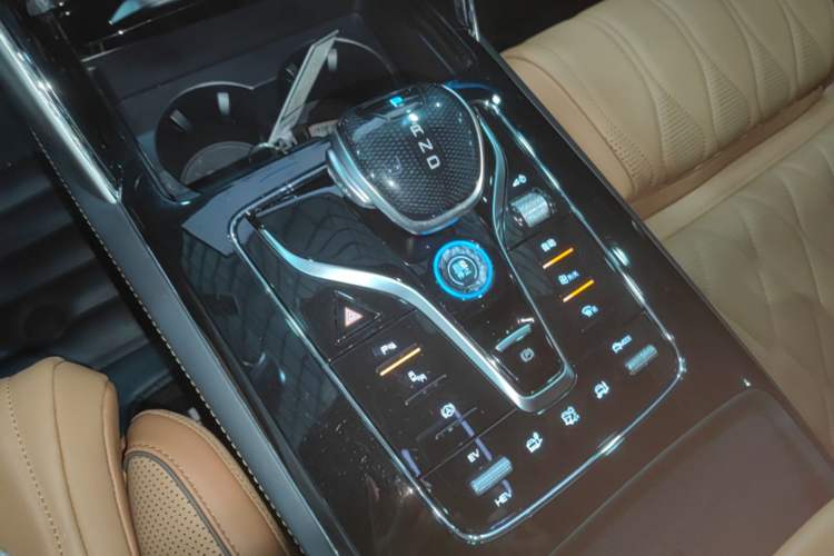 Used BYD Tang New Energy 2022 DM-p 215 km All-Wheel-Drive Deluxe Model Gear Lever