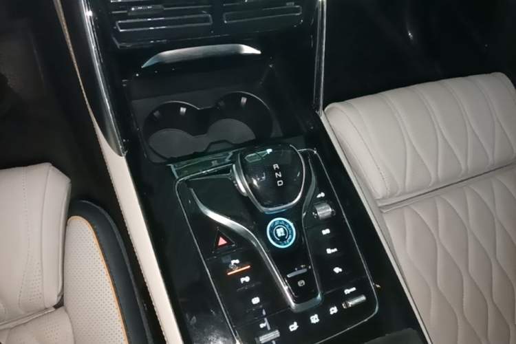 Used BYD Tang New Energy 2022 DM-p 215KM Four-Wheel Drive Flagship Model Gear Lever