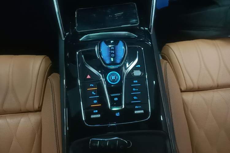 Used BYD Tang New Energy 2022 EV 730KM Luxury Model Gear Lever