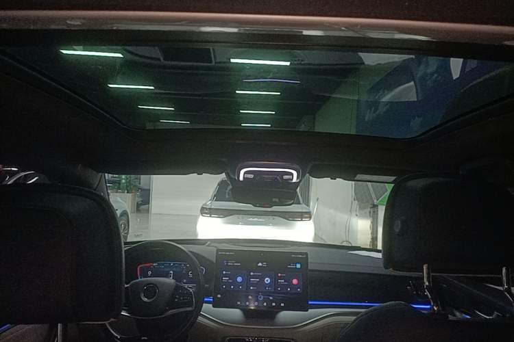 Used BYD Tang New Energy 2022 EV 730KM Luxury Model Headliner