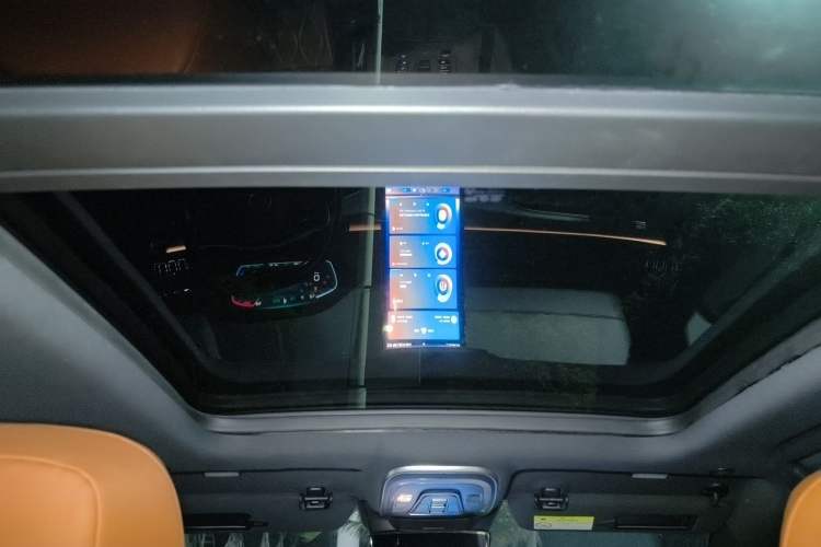 Used BYD Tang New Energy 2022 EV 730KM Luxury Model Headliner