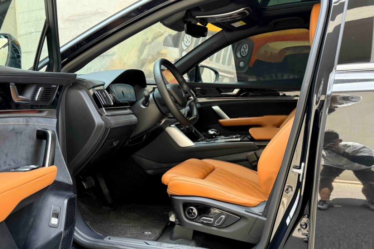 Used BYD Tang New Energy 2022 EV 730KM Luxury Model Interior 1