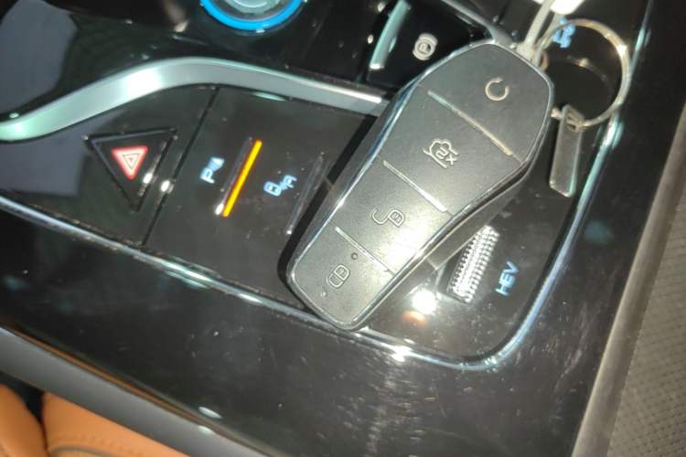 Used BYD Tang New Energy 2022 DM-p 215 km All-Wheel-Drive Deluxe Model Interior 1