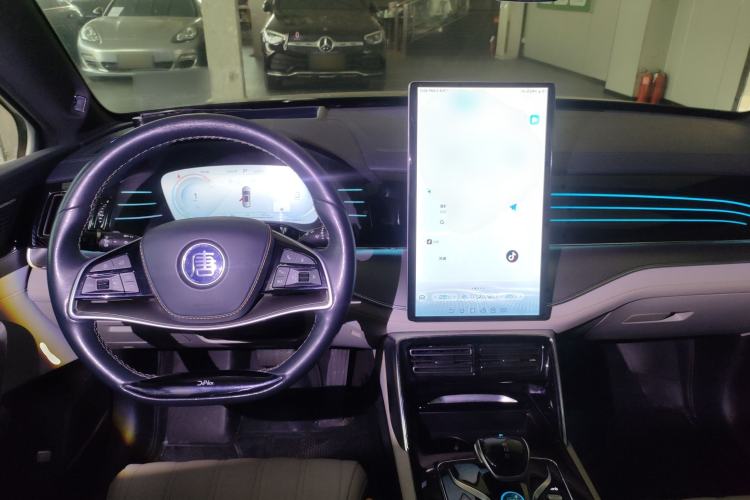 Used BYD Tang New Energy 2022 EV 635 km All-Wheel-Drive Flagship Model Interior 2