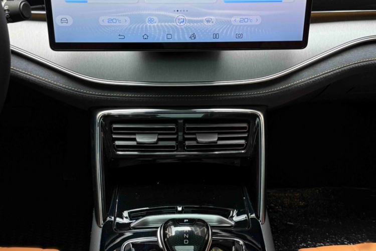 Used BYD Tang New Energy 2022 EV 730KM Luxury Model Interior 4