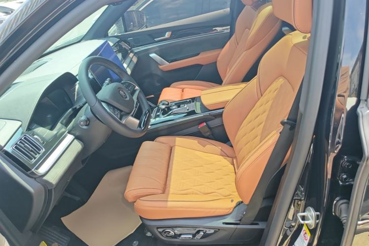 Used BYD Tang New Energy 2022 DM-p 215 km All-Wheel-Drive Deluxe Model Left Front Seat