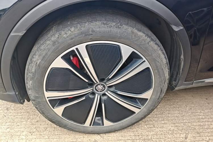 Used BYD Tang New Energy 2022 DM-p 215 km All-Wheel-Drive Deluxe Model Left Front Wheel Hub