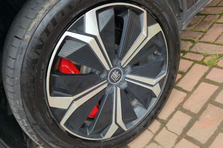 Used BYD Tang New Energy 2022 EV 730KM Luxury Model Left Front Wheel Hub