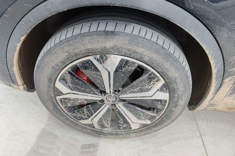 Used BYD Tang New Energy 2022 EV 730KM Luxury Model Left Front Wheel Hub