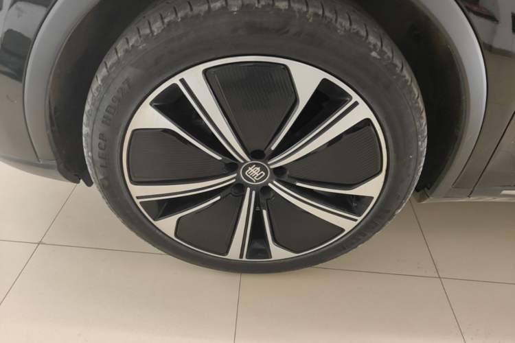 Used BYD Tang New Energy 2022 EV 635 km All-Wheel-Drive Flagship Model Left Front Wheel Hub