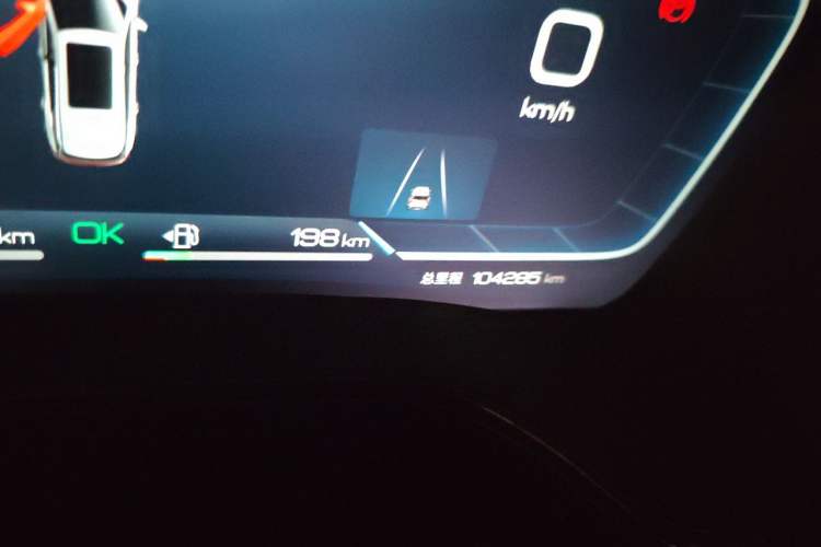Used BYD Tang New Energy 2022 DM-i 252km Luxury Model Odometer Close Up