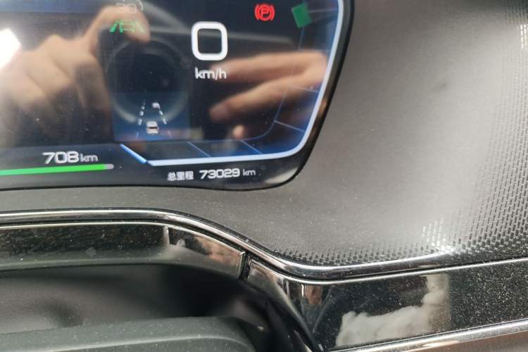 Used BYD Tang New Energy 2022 EV 730KM Luxury Model Odometer Close Up