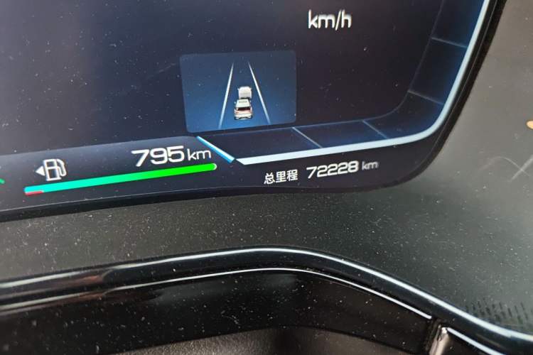 Used BYD Tang New Energy 2022 DM-p 215KM Four-Wheel Drive Flagship Model Odometer Close Up