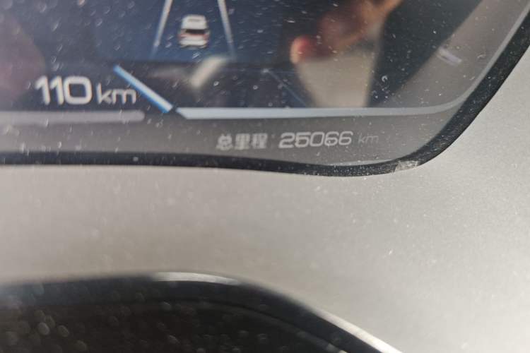 Used BYD Tang New Energy 2022 DM-p 215 km All-Wheel-Drive Deluxe Model Odometer Close Up