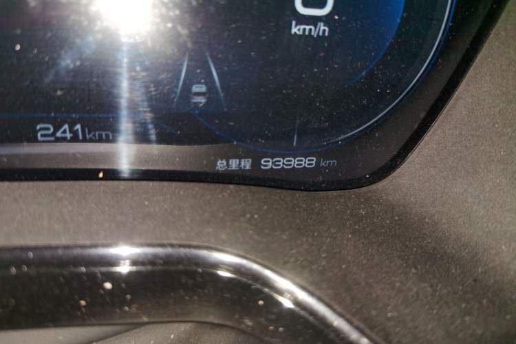 Used BYD Tang New Energy 2022 EV 730KM Luxury Model Odometer Close Up