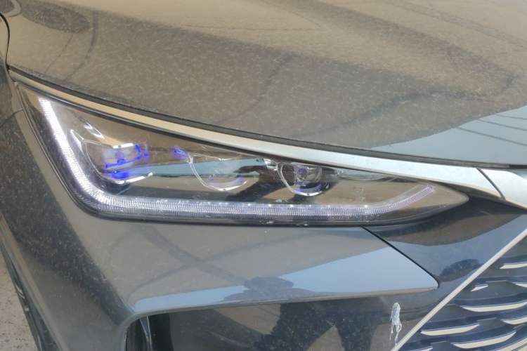 Used BYD Tang New Energy 2022 DM-p 215 km All-Wheel-Drive Deluxe Model Right Front Headlight