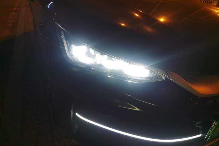 Used BYD Tang New Energy 2022 EV 730KM Luxury Model Right Front Headlight